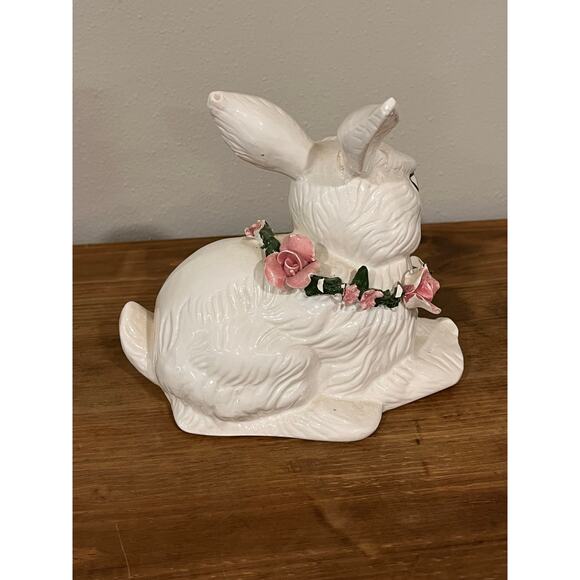 Vintage Ceramic Bunny Rabbit Figurine Floral Wreath Spring Easter Decor PR - Picture 3 of 11